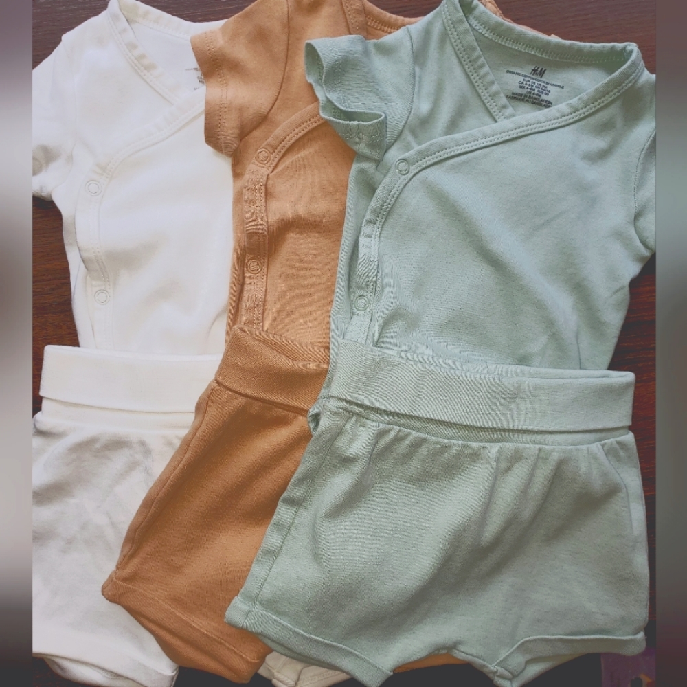 Lot of 3 gender neutral summer outfits